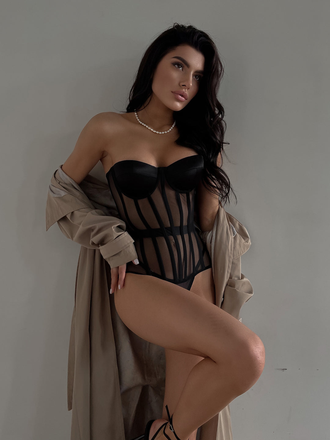Charm Cupped Overbust Corset in Black